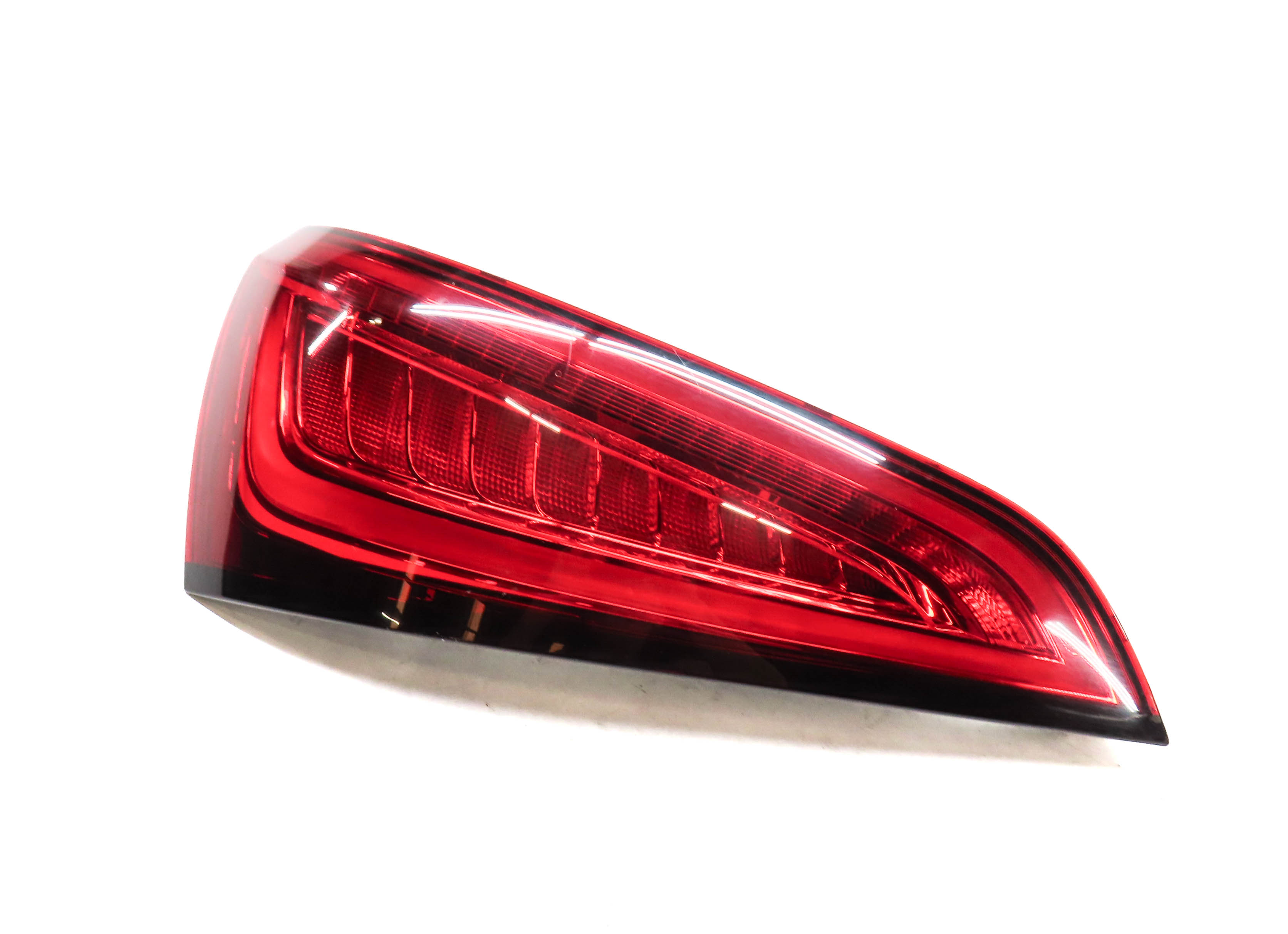 2013-2017 AUDI Q5 SQ5 (B8 8R) REAR LEFT DRIVER TAILLIGHT BRAKE LIGHT LAMP (LED) — exact item pictured